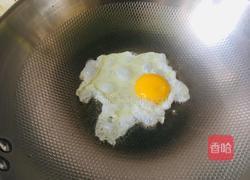 10分钟做好番茄酱鸡蛋面的做法图解3