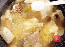 酸菜炖大骨的做法图解14