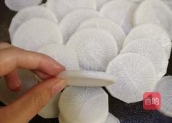 萝卜金针菇虾煲的做法图解2