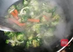 海米拌西兰花的做法图解2