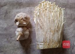 凉拌蒜香金针菇的做法图解1