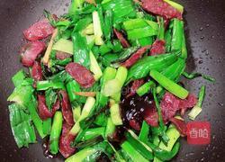 豆豉蒜苗炒腊肠的做法图解11