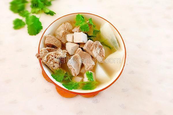 白萝卜豆腐羊肉汤