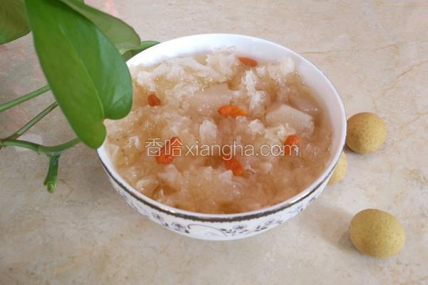 银耳雪梨汤