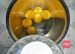 奶油草莓蛋糕的做法图解3