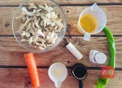 青椒炒蘑菇的做法图解1