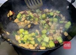 黄瓜炒鸡丁的做法图解8