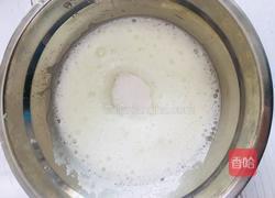 戚风蛋糕的做法图解7