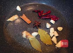 板栗烧鸡的做法图解4