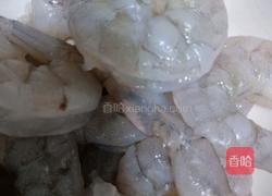 黑胡椒碎煎虾仁的做法图解1