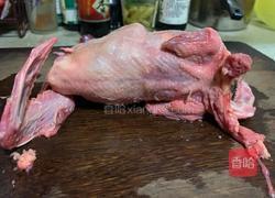 红枣鸽子汤的做法图解1