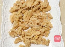 琥珀核桃仁的做法图解1