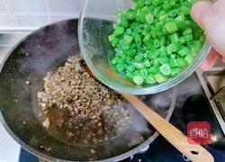 榄菜肉末四季豆的做法图解6