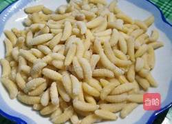 油炸蜂蛹的做法图解4