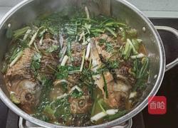 焖洞庭湖野生鲫鱼的做法图解9