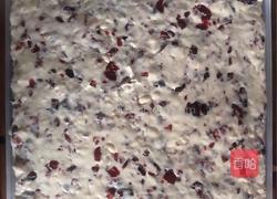 花生越莓牛轧糖的做法图解2