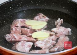 羊蝎子胡萝卜汤的做法图解2