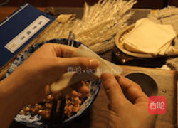 鸡汤馄饨，汤底香醇的做法图解12