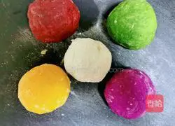 Illustration of how to make colorful steamed dumplings 4