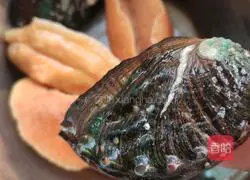 Illustration of how to make abalone in sauce 1