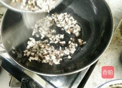 自制香菇酱也可作为香菇肉馅包饺子的做法图解4