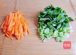 香肠鸡蛋炒面的做法图解4