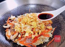 香肠鸡蛋炒面的做法图解11