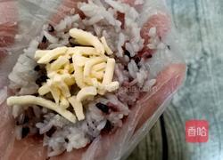 芝士肉松饭团的做法图解6