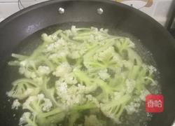 家常炒花菜的做法图解3