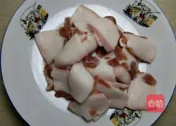 Illustration of how to make stir-fried meat with tofu 2