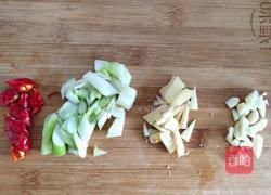 超下饭的包菜炒肉的做法图解2