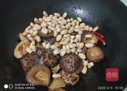 鲍汁花菇焖凤爪的做法图解6