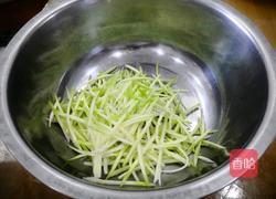 凉拌西葫芦的做法图解3