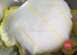 韭菜鸡蛋虾米水饺的做法图解1