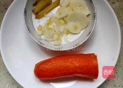 肉片蒜薹的做法图解2