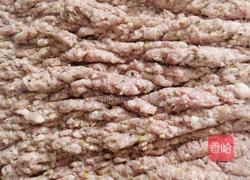 大葱猪肉饺的做法图解1