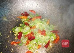 木耳炒香菇的做法图解12