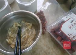 鱼胶糯米粥的做法图解1