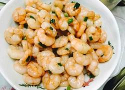 营养易手的美味葱爆虾仁