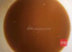 Illustration of how to make bacon and enoki mushroom rolls 4