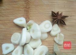 炖四宝（香菇木耳黄花腐竹）的做法图解3