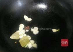 炖四宝（香菇木耳黄花腐竹）的做法图解4