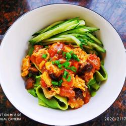 香菇鸡蛋酱菠菜面的做法[图]