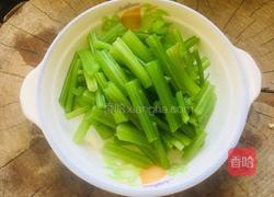 芹菜炒豆腐干的做法图解3