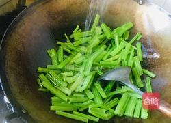 芹菜炒豆腐干的做法图解7