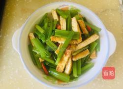 芹菜炒豆腐干的做法图解11