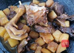 土豆炖鸭肉的做法图解8