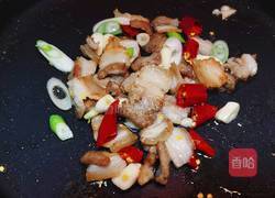 干煸五花肉炒花菜的做法图解6