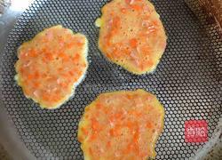 快捷早餐：胡萝卜火腿鸡蛋饼的做法图解4