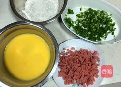 火腿肠葱花鸡蛋饼的做法图解2
